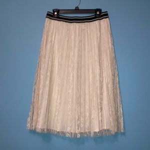 Eggshell pleated lace overlay skirt